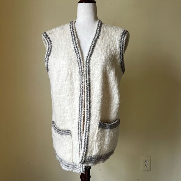 Vintage Knit Fleece Stobi Wool Vest Ivory Gray Trim Made in Europe Size Small - Picture 1 of 10